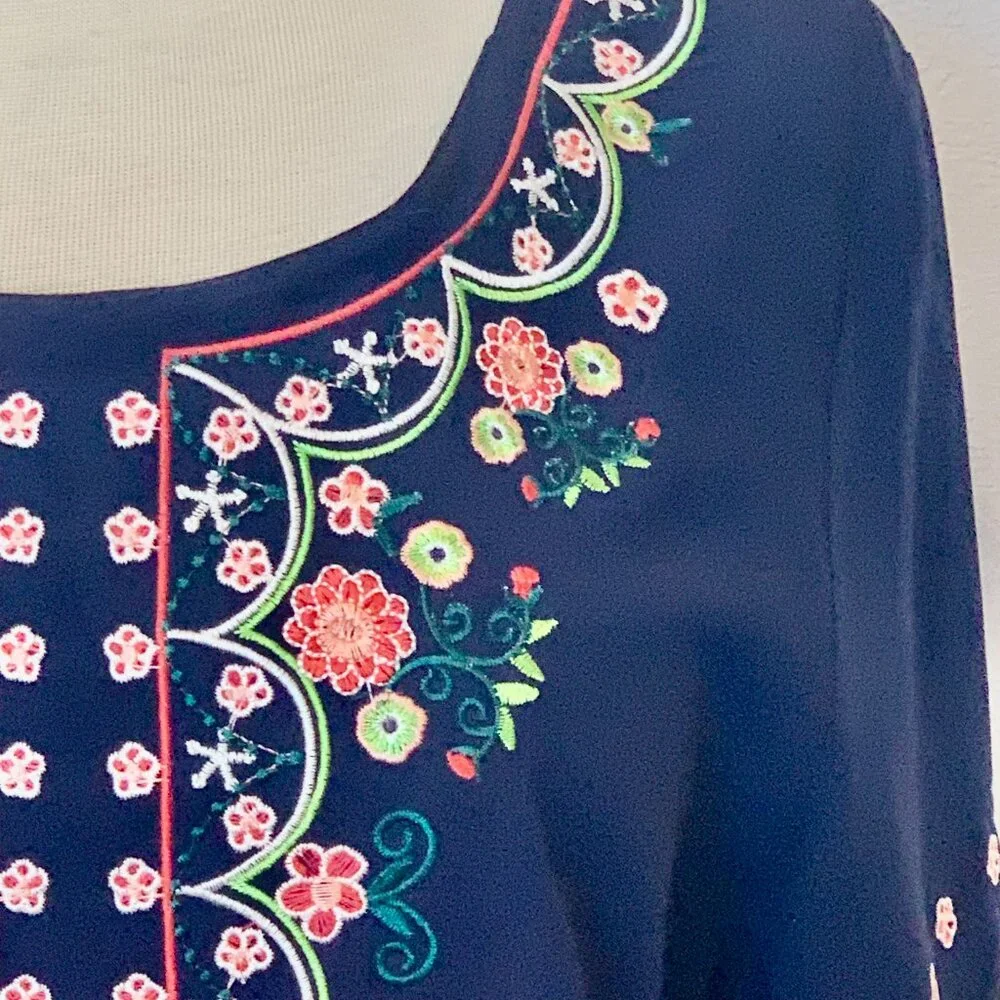Navy blue cotton tunic top SZ Large Floral embroidery Short slit sleeves - Picture 3 of 7